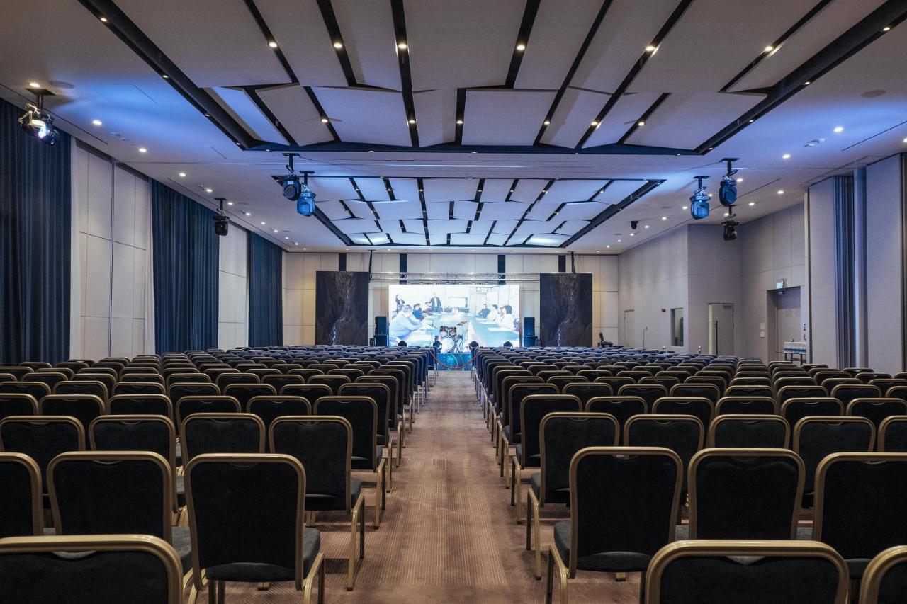 Novotel Bishkek City Center Extérieur photo The Auditorium