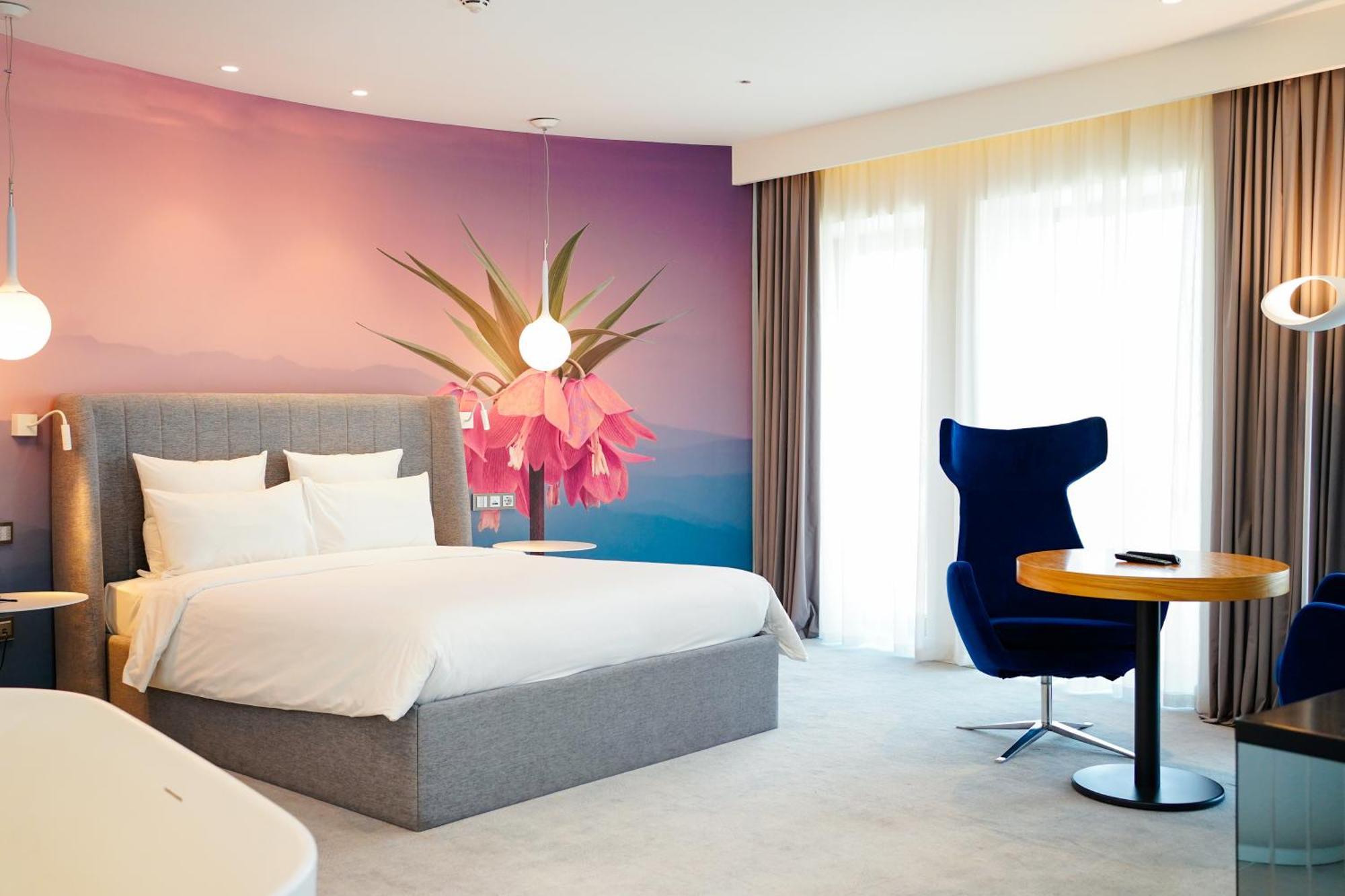 Novotel Bishkek City Center Extérieur photo