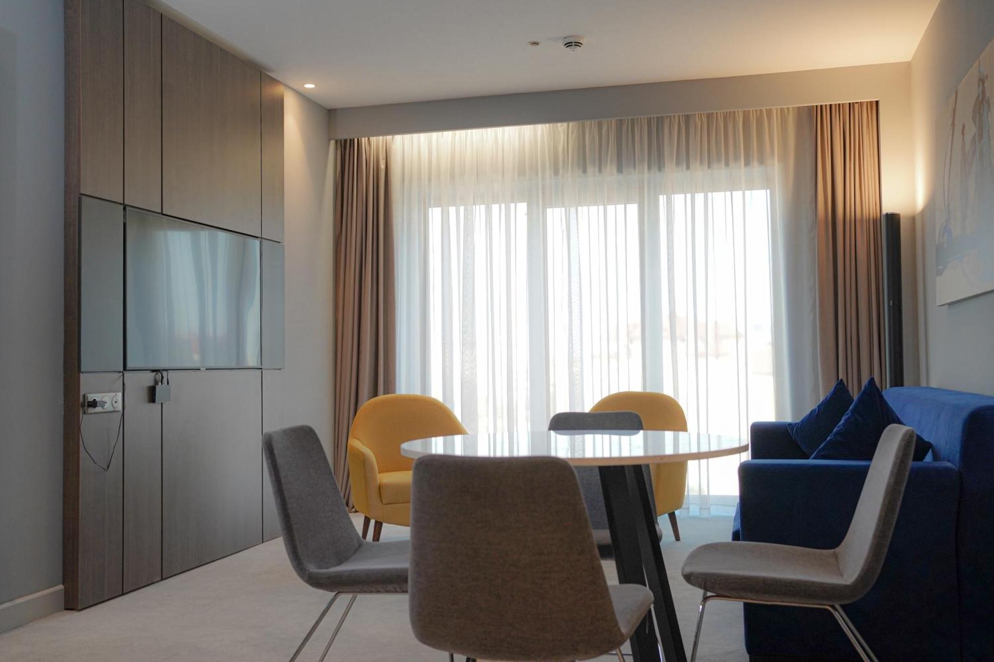 Novotel Bishkek City Center Extérieur photo