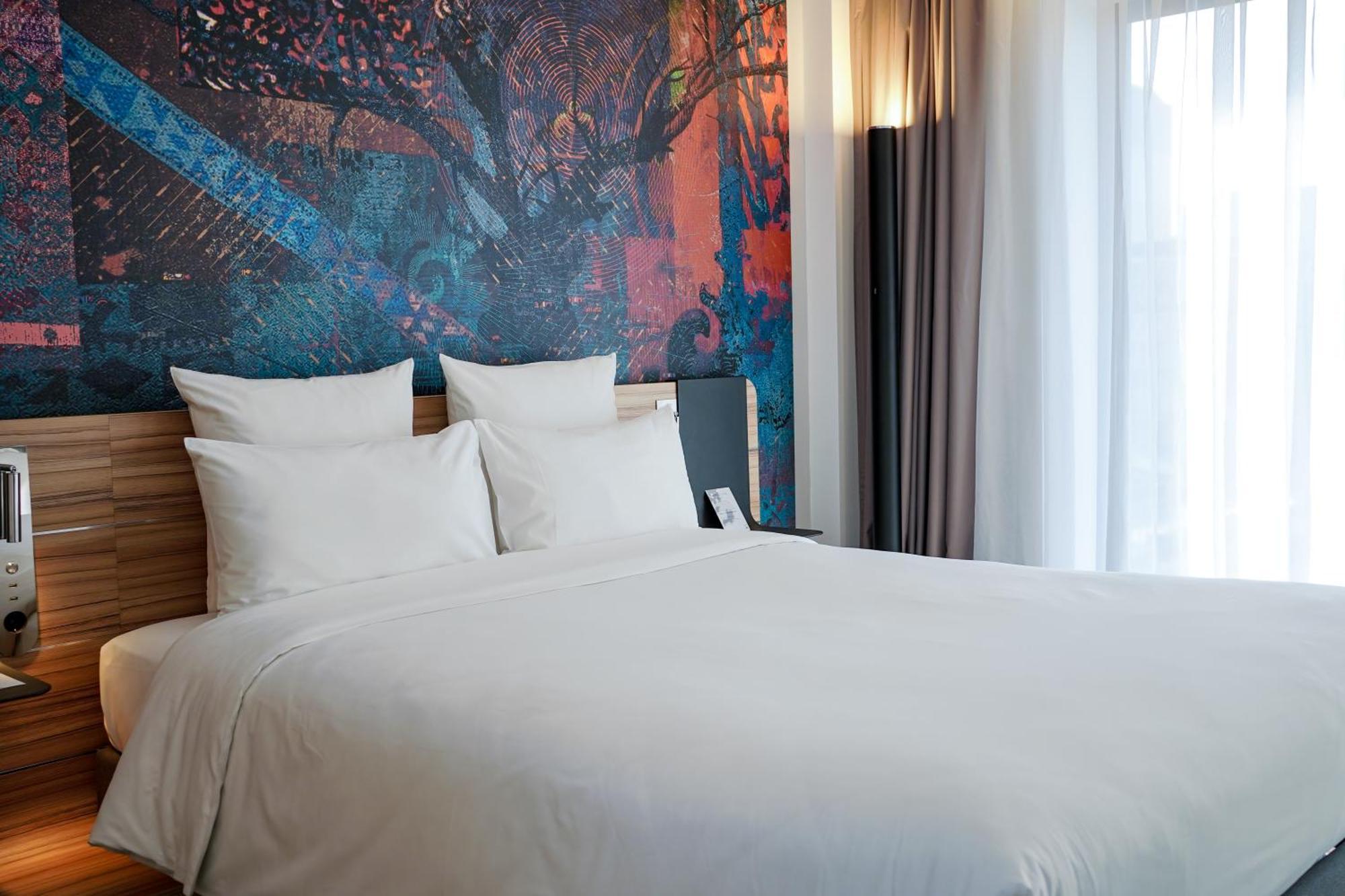 Novotel Bishkek City Center Extérieur photo