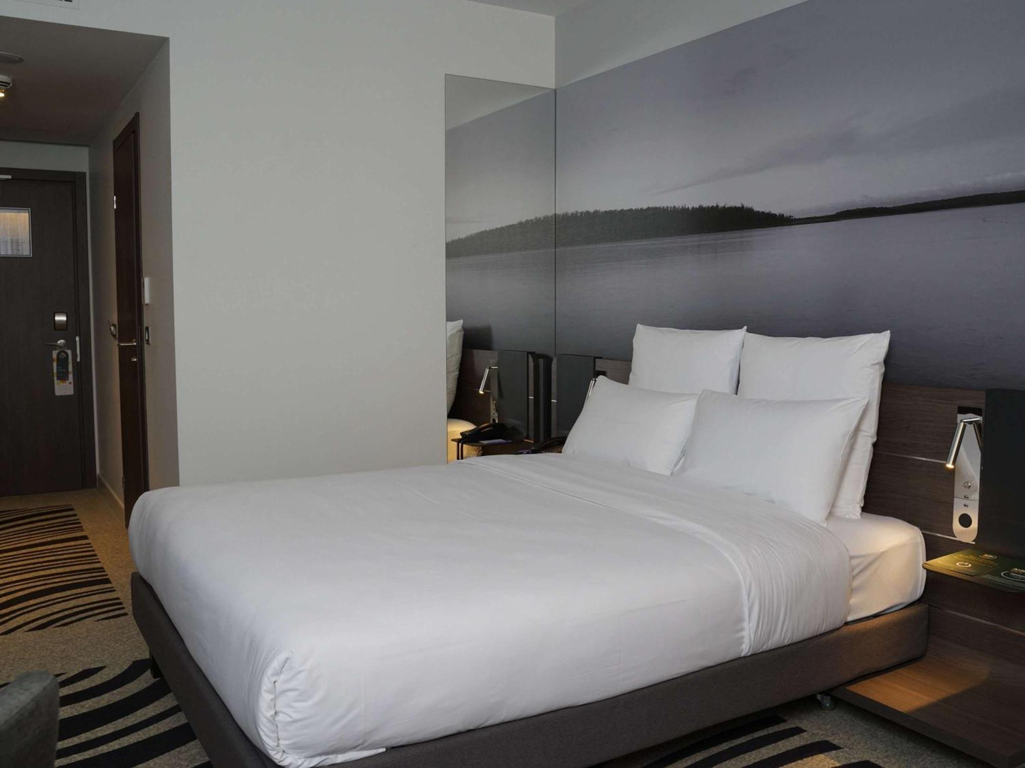 Novotel Bishkek City Center Extérieur photo