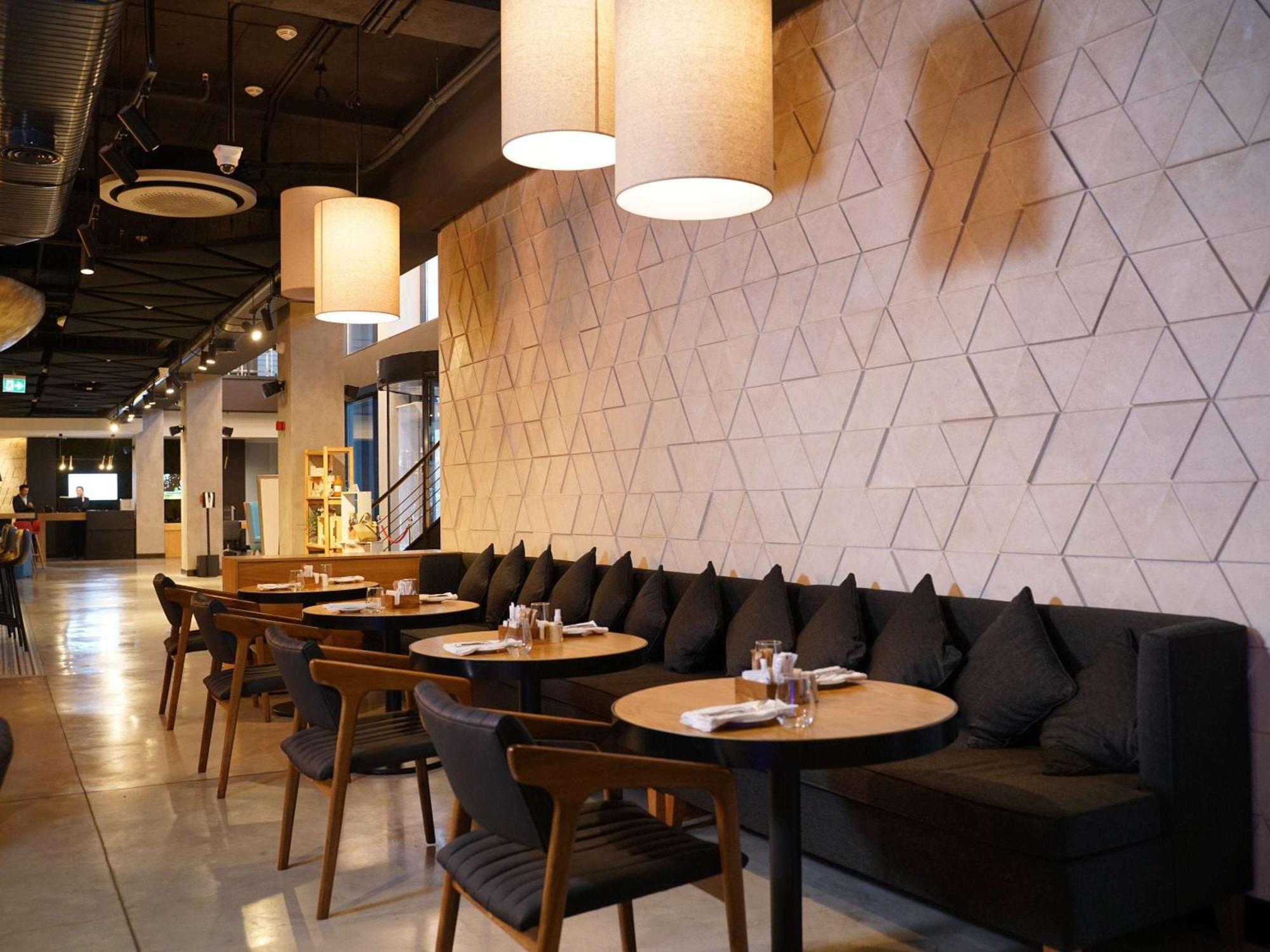 Novotel Bishkek City Center Extérieur photo