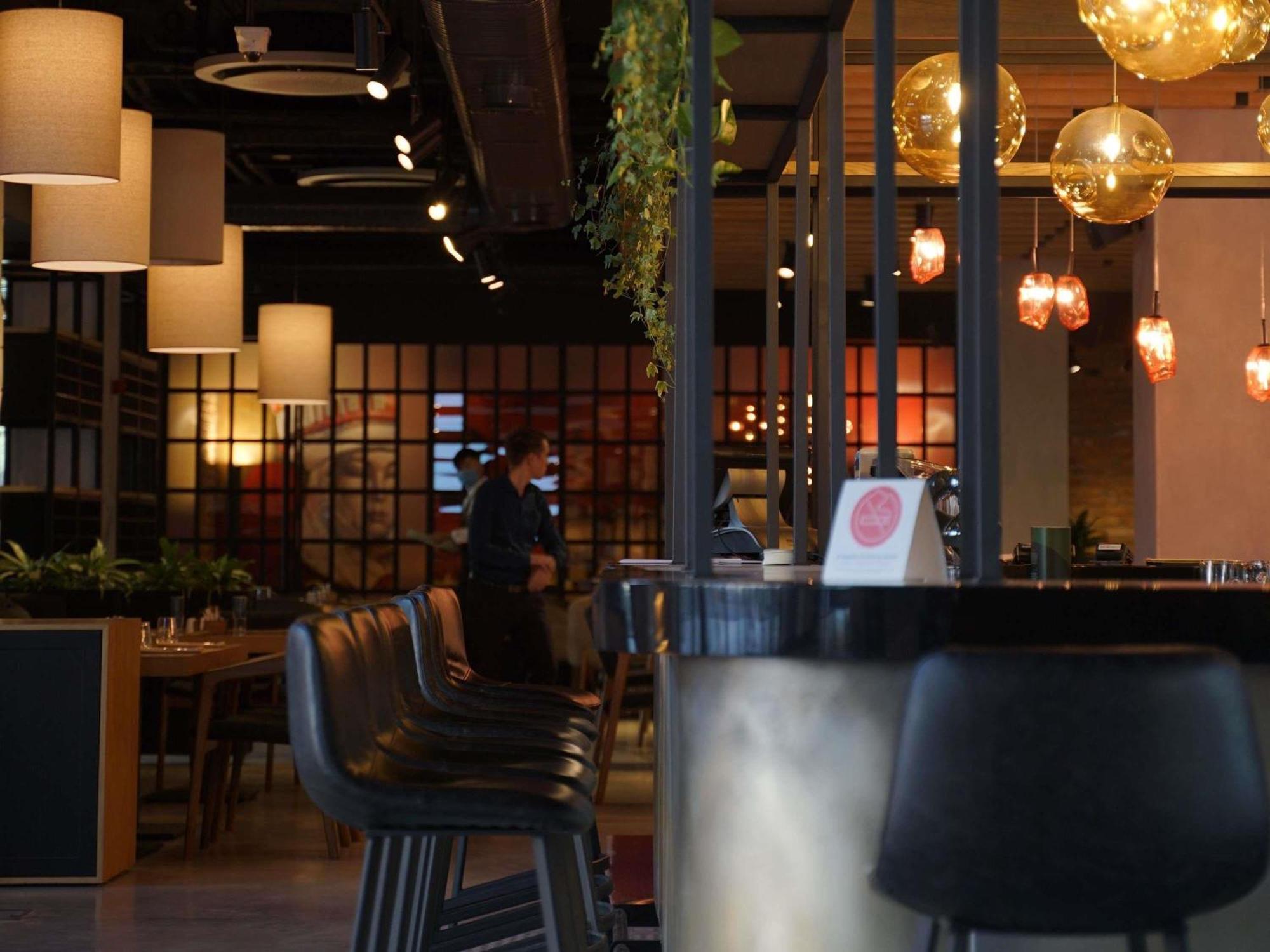 Novotel Bishkek City Center Extérieur photo