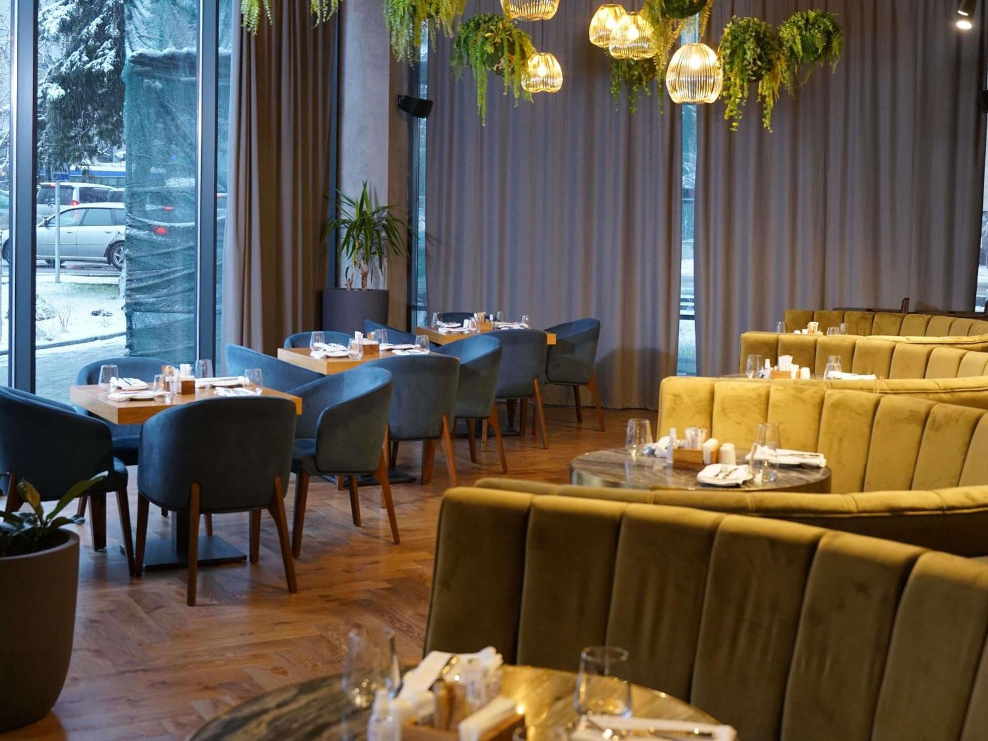 Novotel Bishkek City Center Extérieur photo