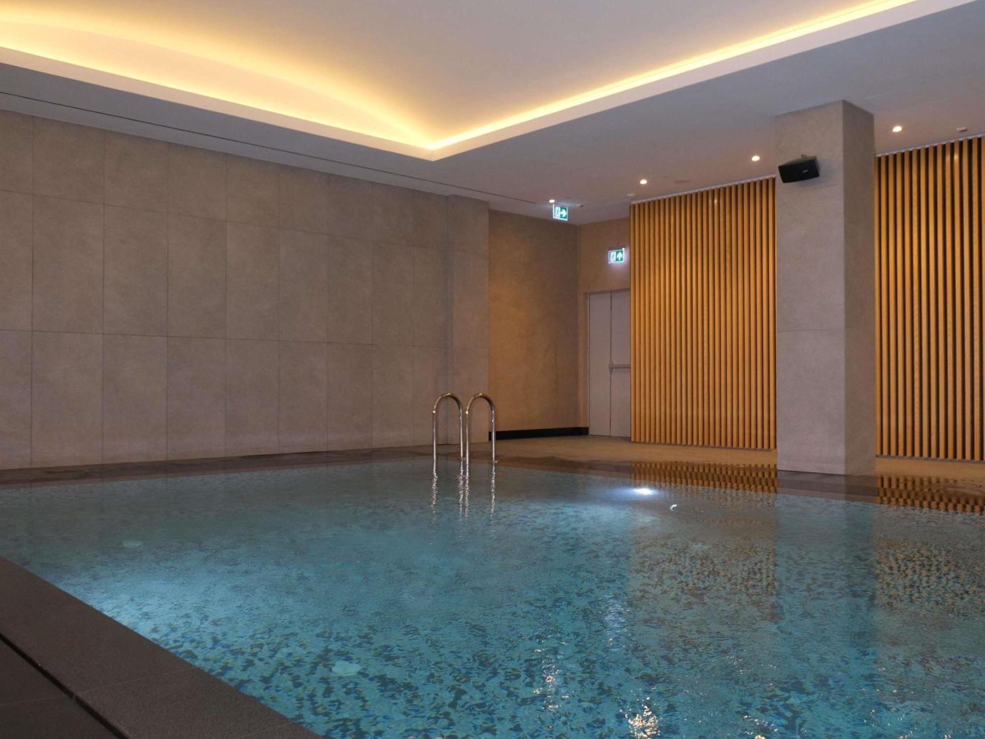 Novotel Bishkek City Center Extérieur photo